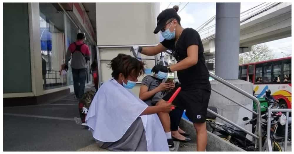 Hairstylist, nagbibigay ng libreng gupit sa mga taong lansangan ng Caloocan City