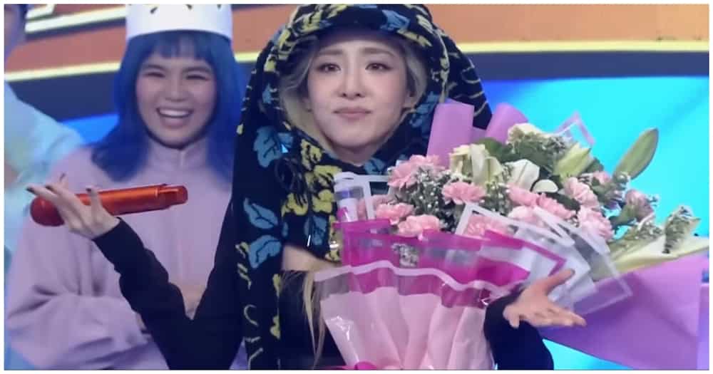 Sandara Park, tinanong kung bakit wala ang kanyang picture sa ABS-CBN hallway Sandara Park, tinanong kung bakit wala ang kanyang picture sa ABS-CBN hallway