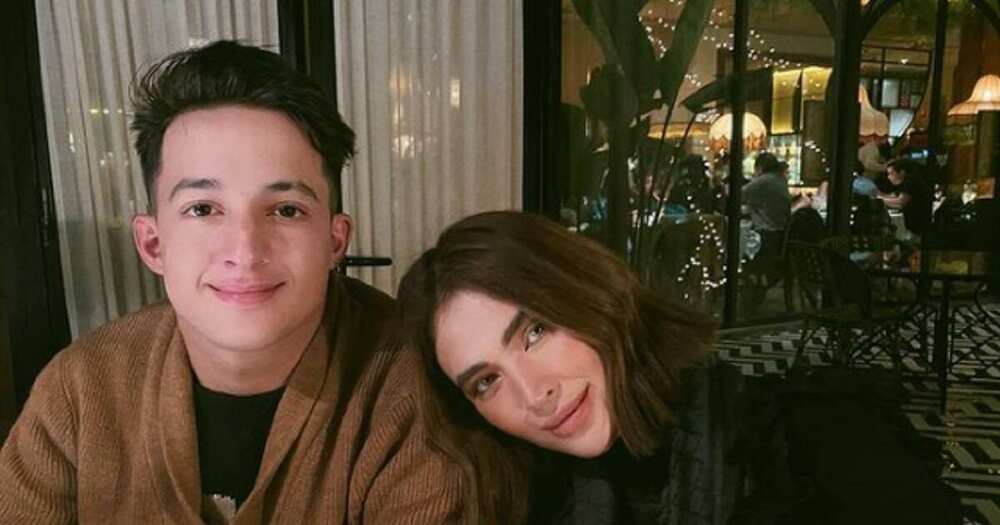 Sofia Andres & Daniel Miranda take baby Zoe to her great grandfather in Spain