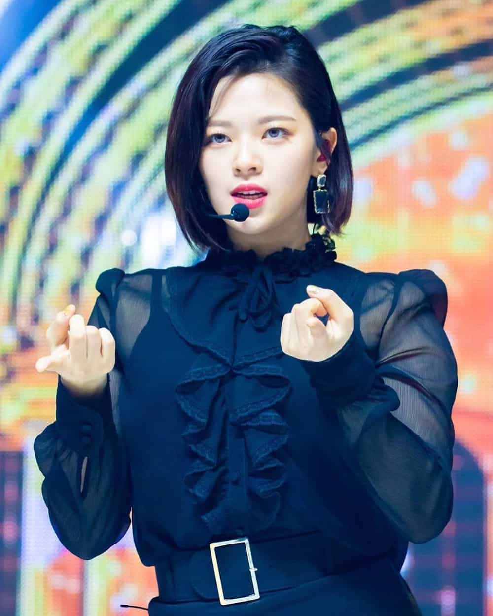 jeongyeon 2020