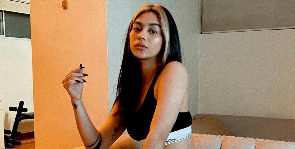Skusta Clee, binura na rin ang mga pictures ni Zeinab Harake sa kanyang IG Skusta Clee, binura na rin ang mga pictures ni Zeinab Harake sa kanyang IG