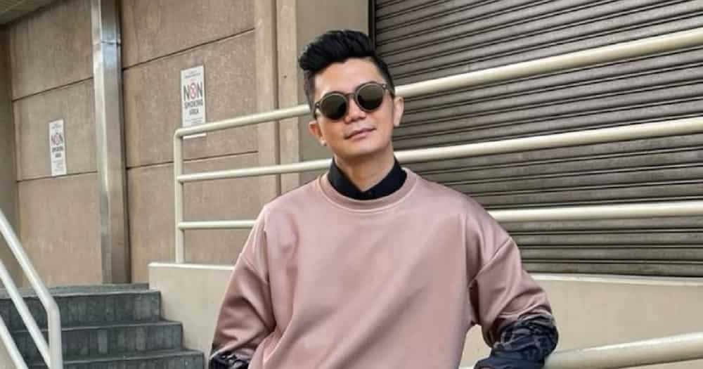 Vhong Navarro (@vhongx44)