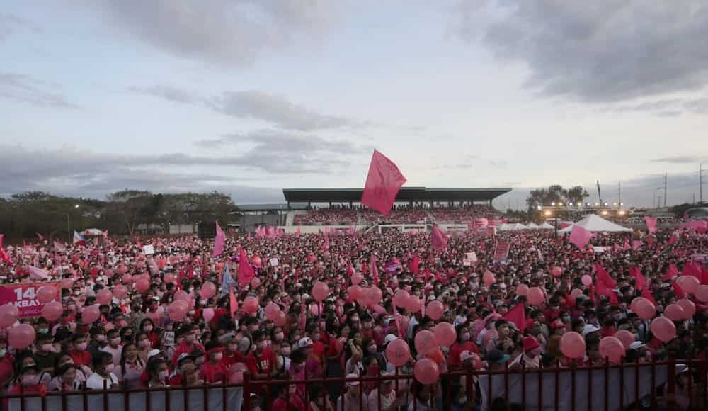 VP Leni's camp, umalma sa akusasyong binayaran ang attendees sa Cavite grand rally