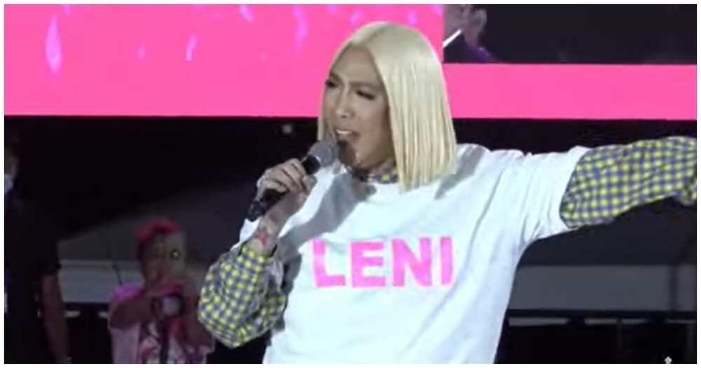 Vice Ganda, muling sumampa sa campaign rally ng 'Leni-Kiko tandem' sa Bulacan Vice Ganda, muling sumampa sa campaign rally ng 'Leni-Kiko tandem' sa Bulacan