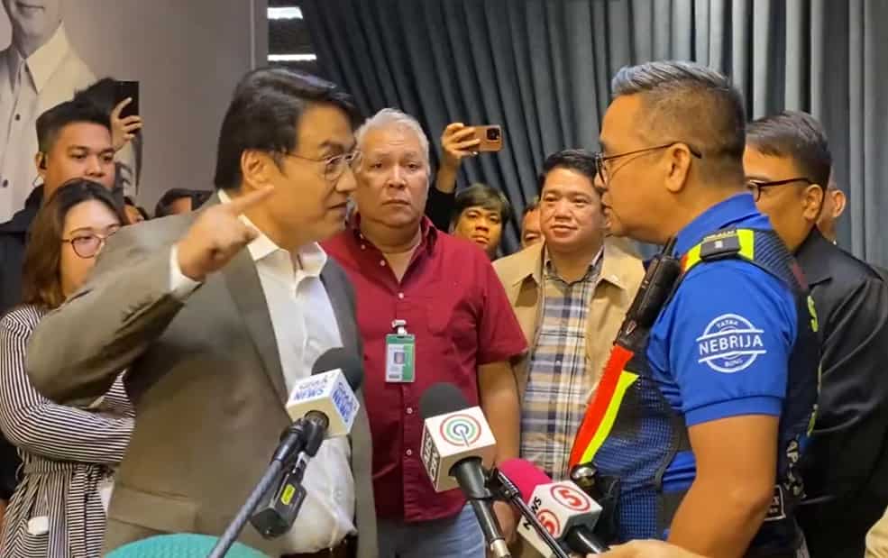 Sen. Bong Revilla kay Bong Nebrija: "Based on hearsay, wawasakin mo yung senador" Sen. Bong Revilla kay Bong Nebrija: "Based on hearsay, wawasakin mo yung senador"