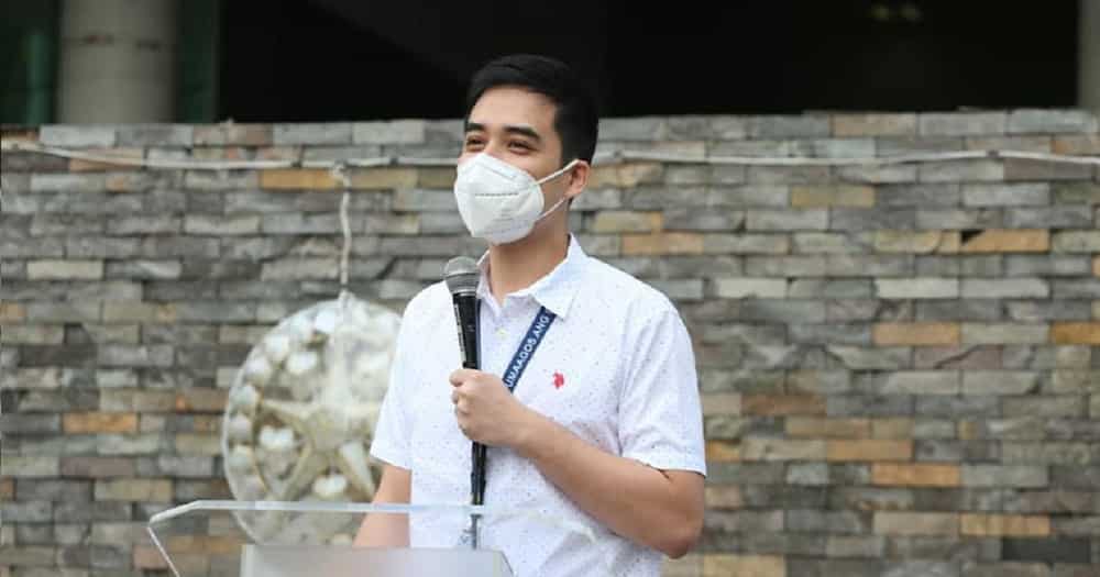 Vico Sotto, tinaasan ang sweldo ng street sweepers sa Pasig City