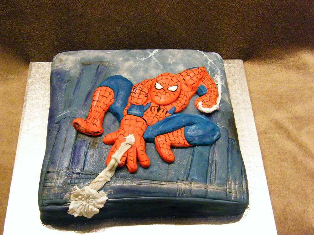 Spiderman cake design