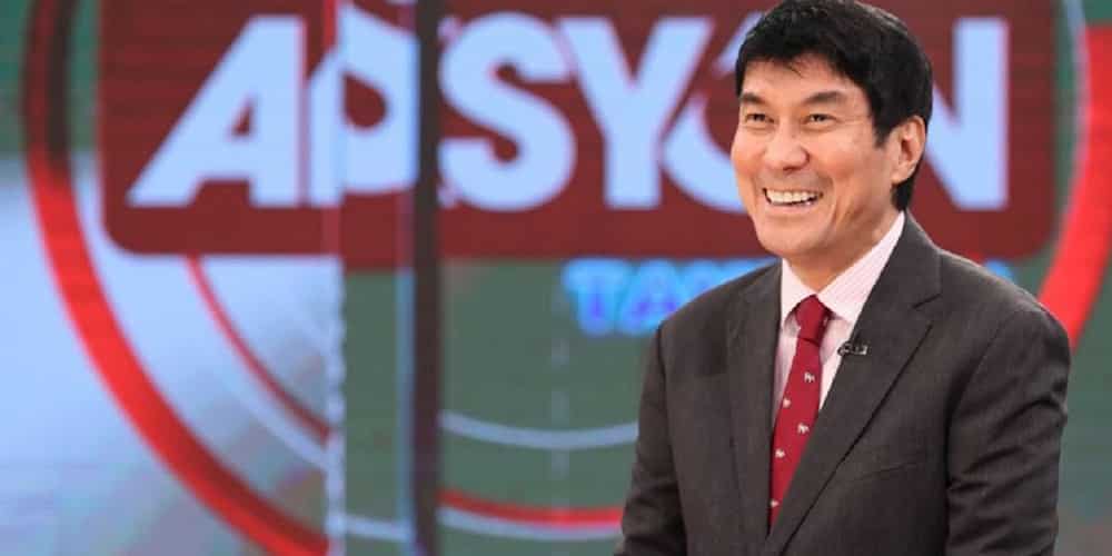 Ang tindi! Mister, sumabit sa kotse ni kabit nang maaktuhan si misis Ang tindi! Mister, sumabit sa kotse ni kabit nang maaktuhan si misis
