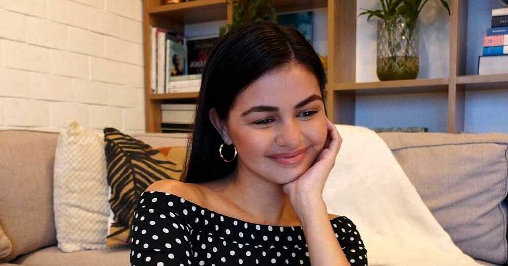 Janine Gutierrez, Paulo Avelino, share similar-photos taken at the beach