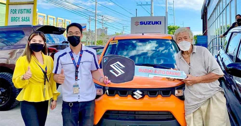 Lolo, hindi pinapasok sa showroom; nagbayad in cash sa ibang car dealership