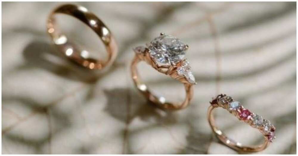 Officially Mrs. Manzano: Wedding rings nina Luis at Jessy, nakakalula ang ganda Officially Mrs. Manzano: Wedding rings nina Luis at Jessy, nakakalula ang ganda